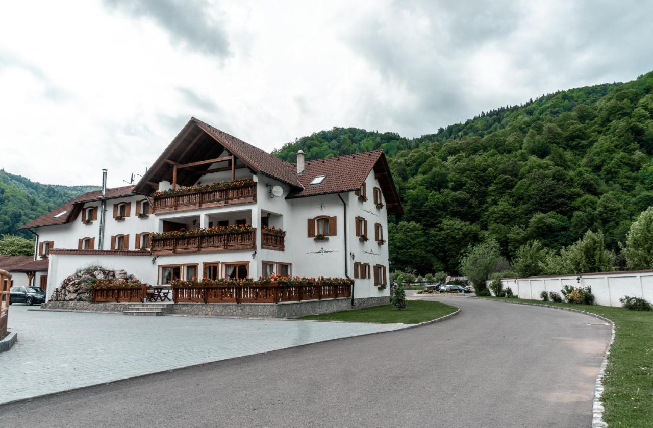 Villa Popasul Craiului Zărneşti Exterior foto