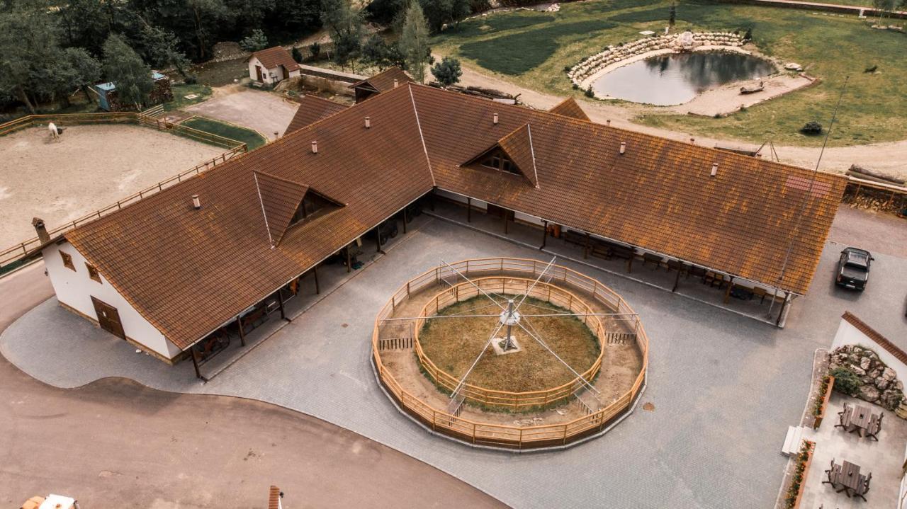 Villa Popasul Craiului Zărneşti Exterior foto